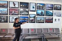 В аэропорту Горно-Алтайска представлены фотографии участников экспедиций «По следам снежного барса»