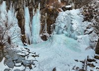 Сотрудники Алтайского заповедника поделились кадрами замёрзшего водопада Корбу
